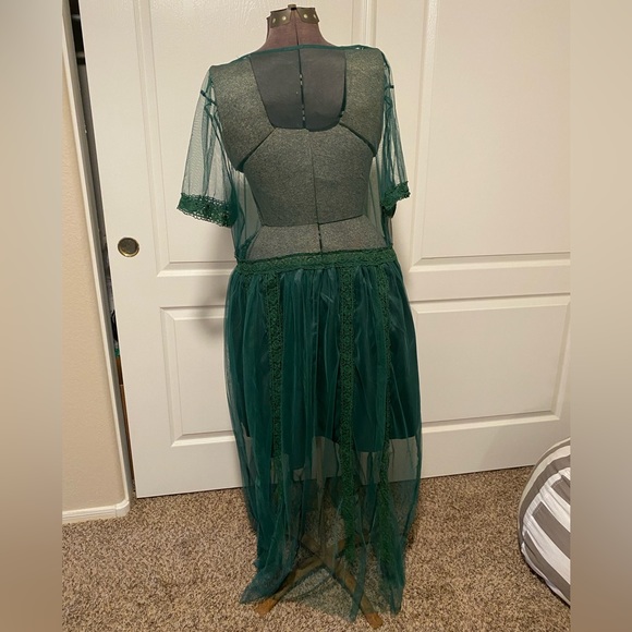 90’s nostalgia tulle outer gown in emerald green! - Picture 2 of 4